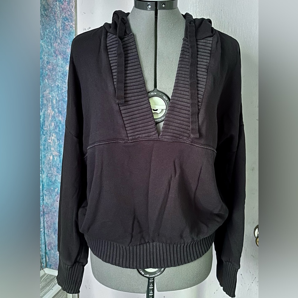 Offline by Aerie VNeck Hoodie M
